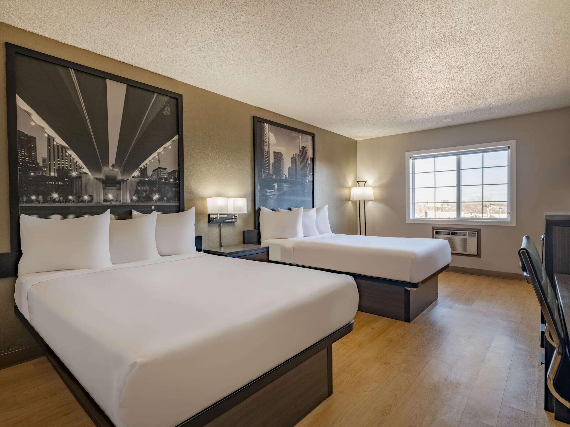 Super 8 By Wyndham Clinton Ξενοδοχείο Εξωτερικό φωτογραφία